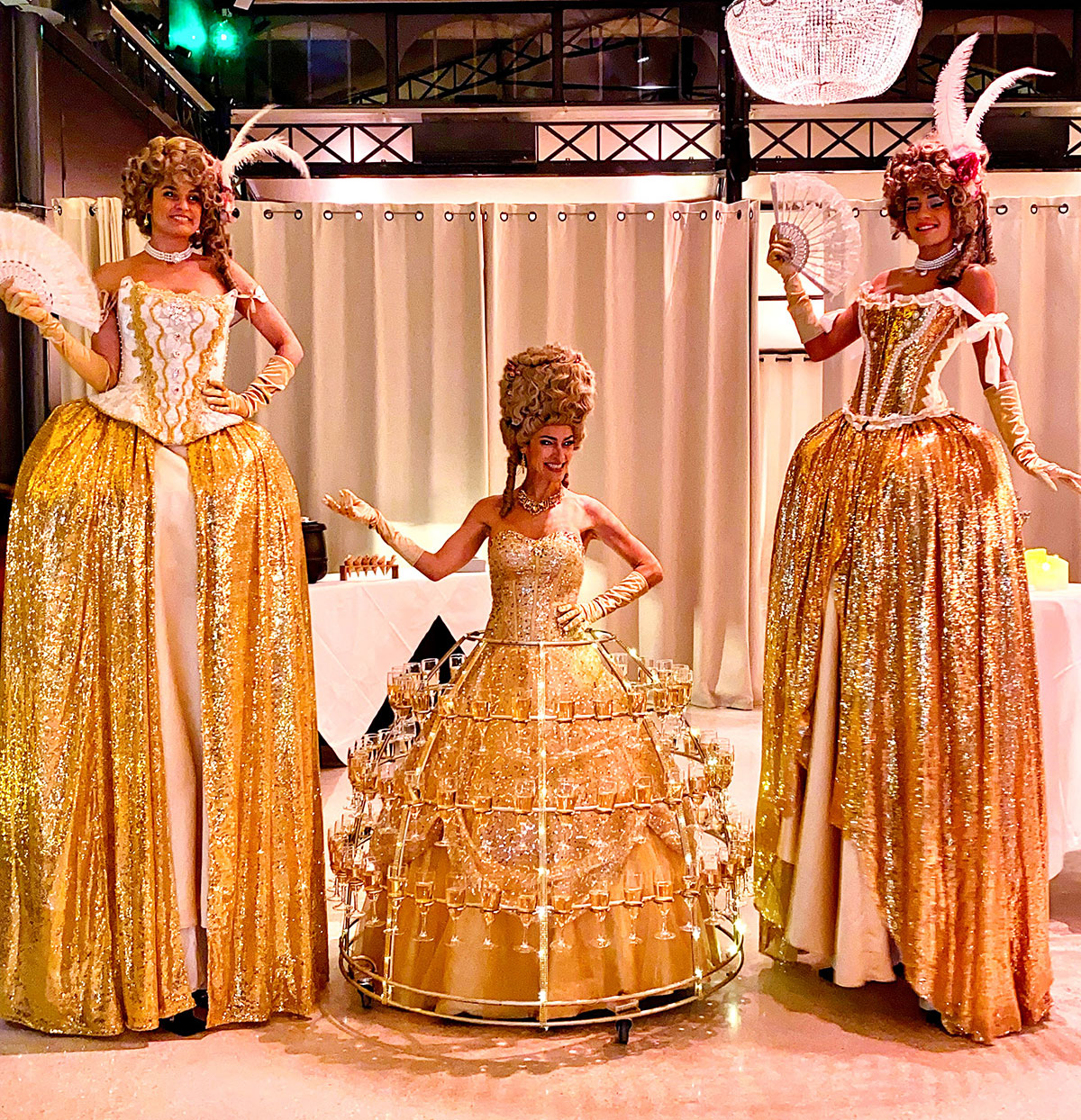 Dame à Champagne Renaissance avec les échassiers Versailles Baroque