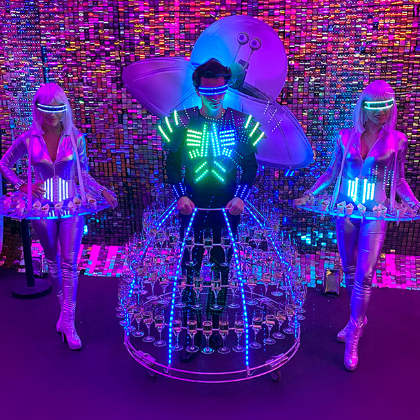Robe champagne et plateaux LED Futuriste