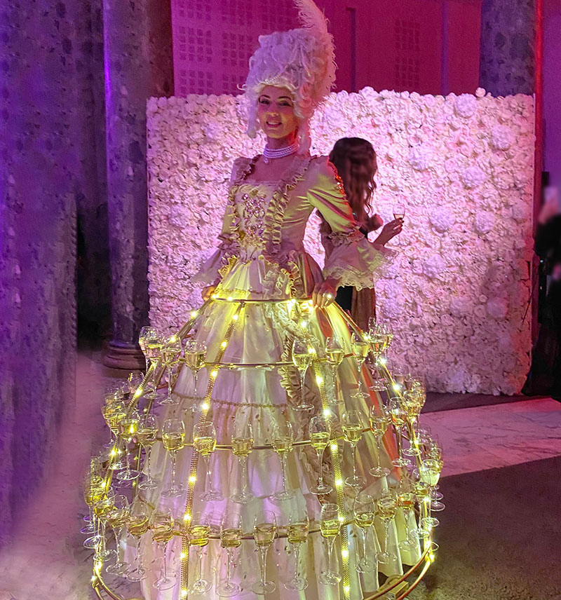 Service de champagne original avec robe lumineuse Rococo