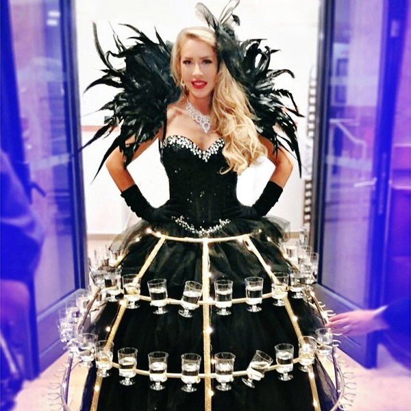 Robe à Champagne dans un décor festif