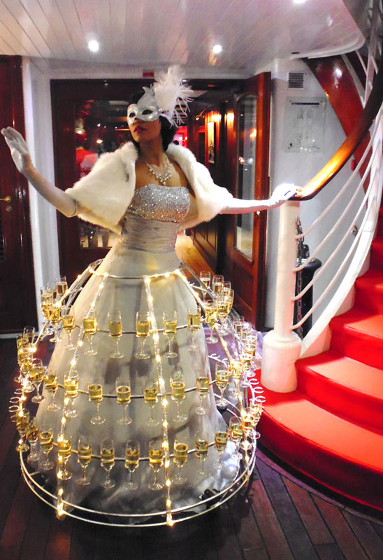 Robe à Champagne en extérieur lors d’un événement de noël
