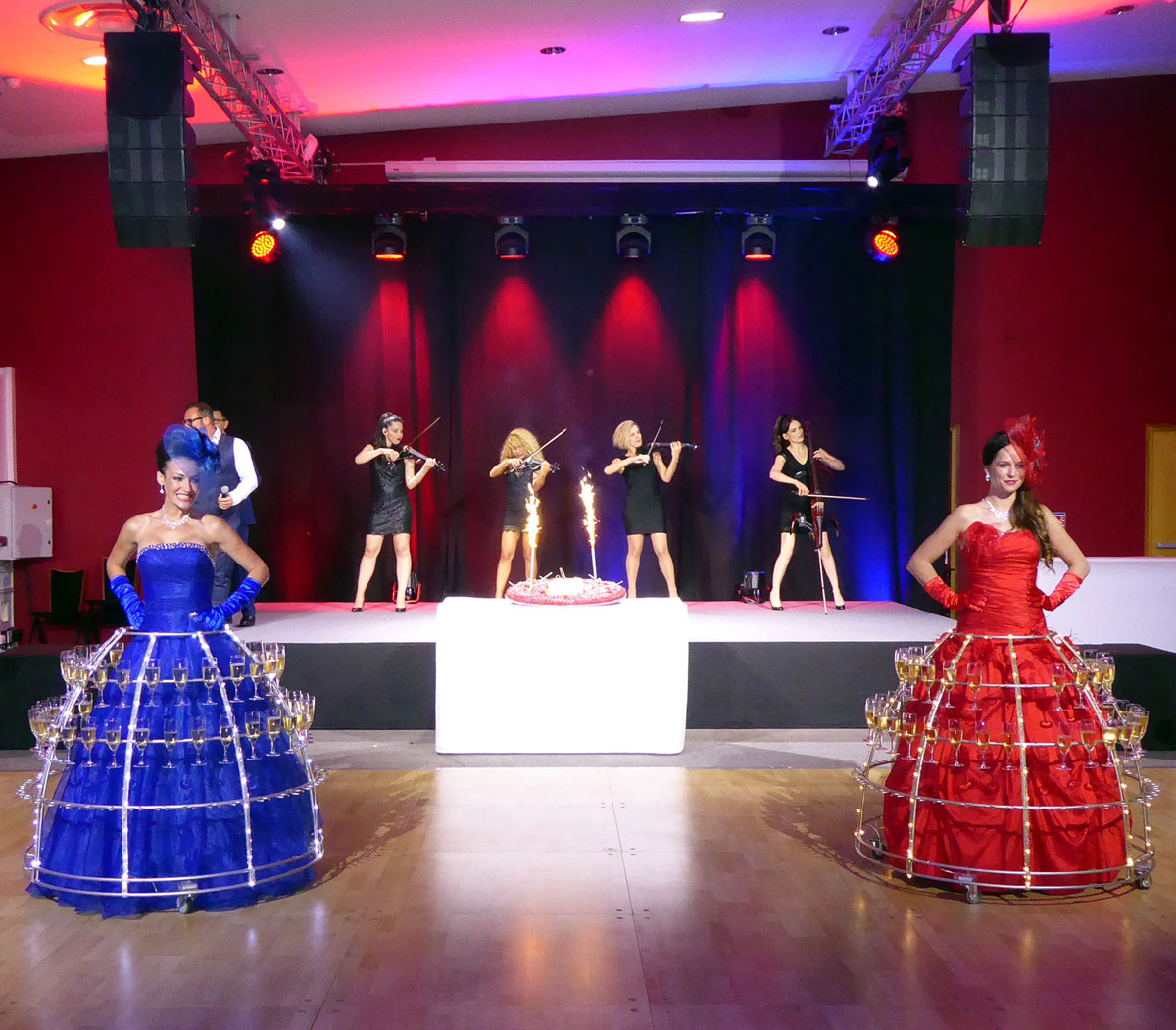Soirée Diamant avec nos robes à coupe Champagne